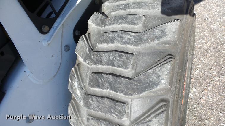 image for item FO9195 2015 Bobcat S590 skid steer