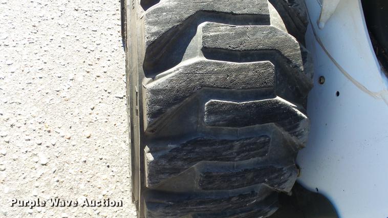 image for item FO9195 2015 Bobcat S590 skid steer