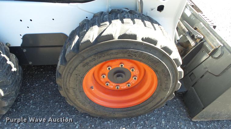 image for item FO9195 2015 Bobcat S590 skid steer