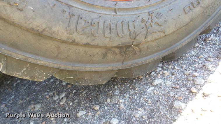 image for item FO9195 2015 Bobcat S590 skid steer