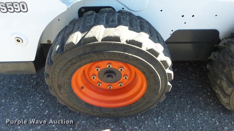 image for item FO9195 2015 Bobcat S590 skid steer