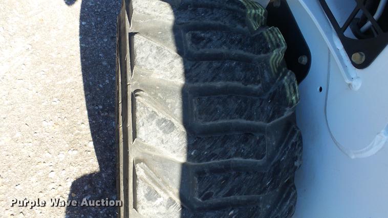 image for item FO9195 2015 Bobcat S590 skid steer