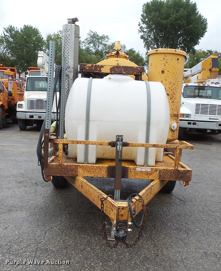 image for item FT9834 U-Dump vacuum trailer