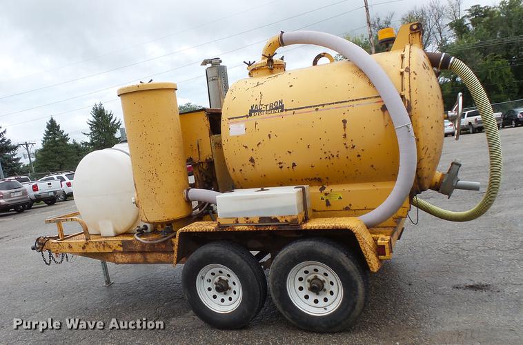 image for item FT9834 U-Dump vacuum trailer