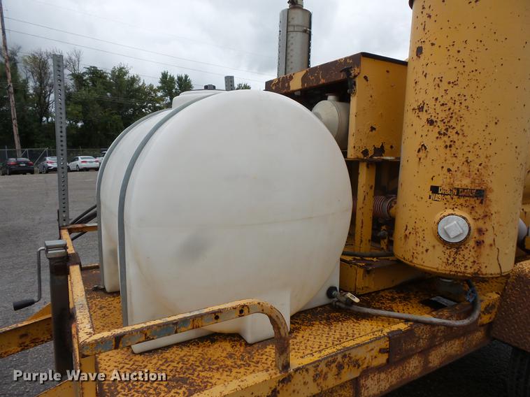 image for item FT9834 U-Dump vacuum trailer