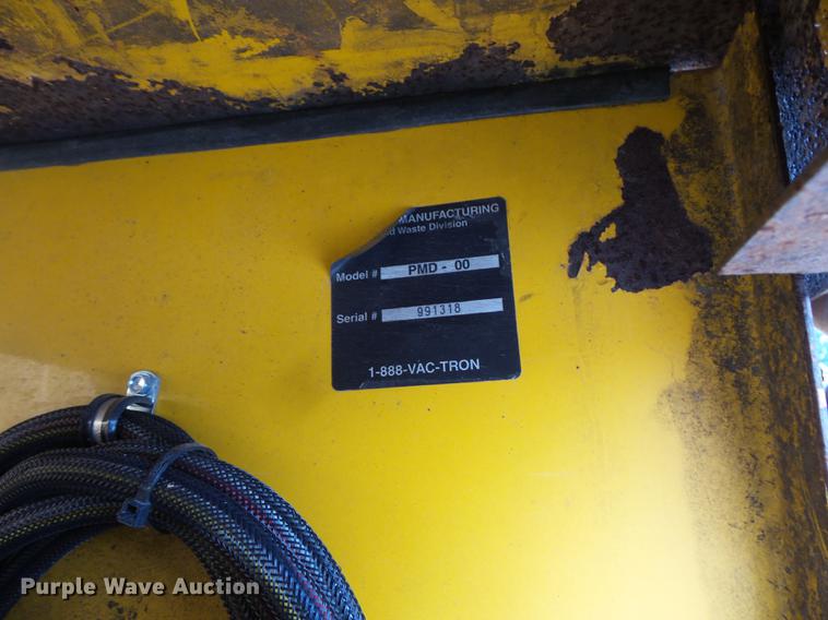 image for item FT9834 U-Dump vacuum trailer