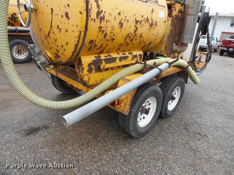 image for item FT9834 U-Dump vacuum trailer