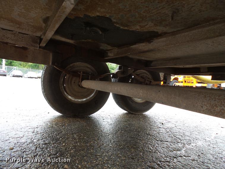 image for item FT9834 U-Dump vacuum trailer