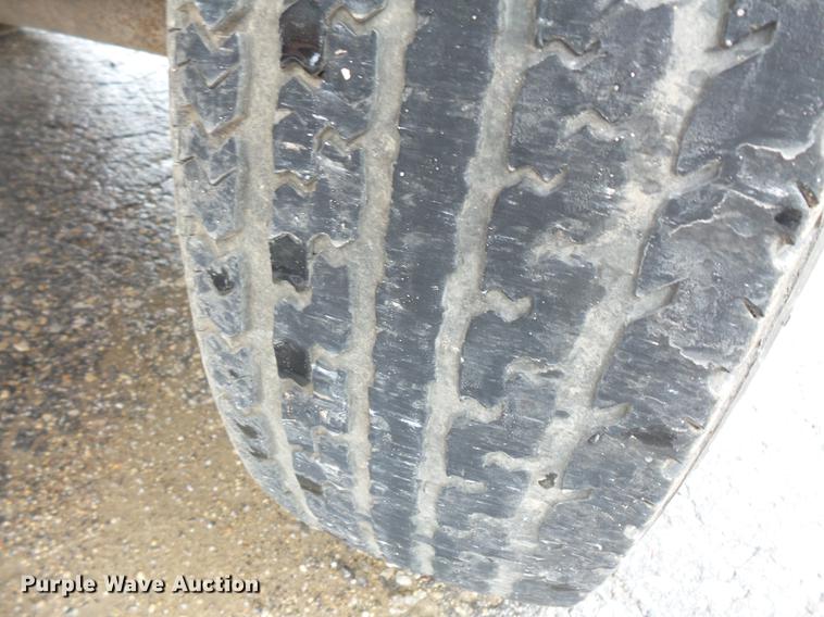 image for item FT9834 U-Dump vacuum trailer