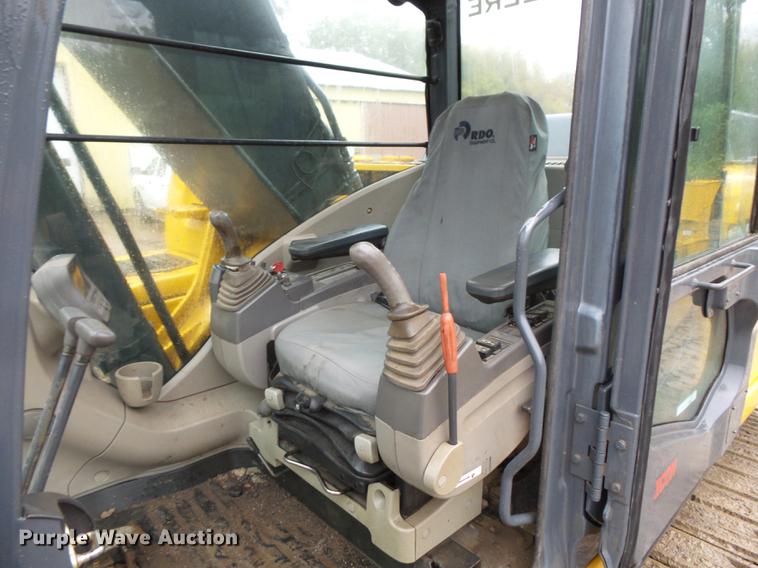image for item FT9914 2007 John Deere 350D LC excavator