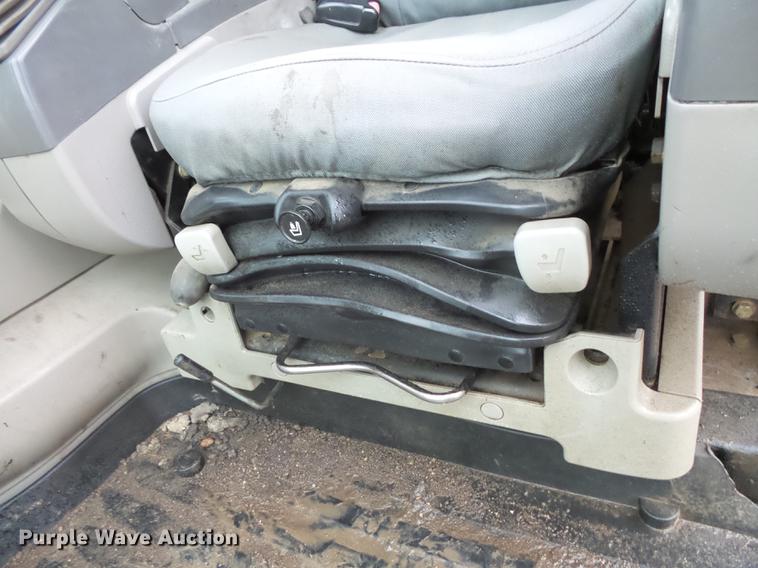 image for item FT9914 2007 John Deere 350D LC excavator