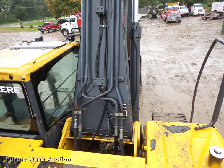 image for item FT9914 2007 John Deere 350D LC excavator