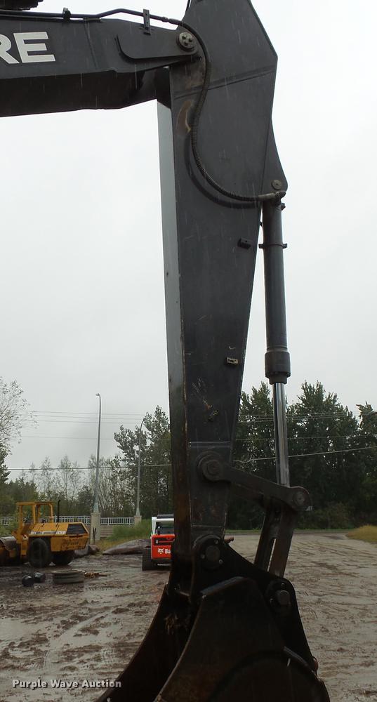 image for item FT9914 2007 John Deere 350D LC excavator