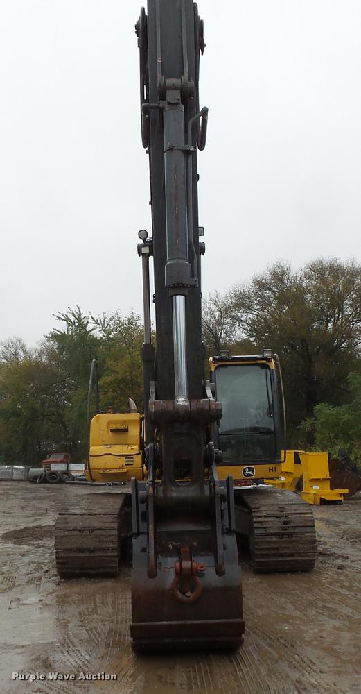 image for item FT9914 2007 John Deere 350D LC excavator