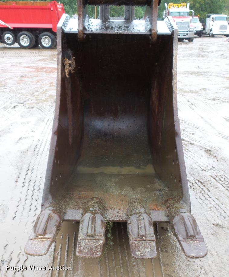 image for item FT9914 2007 John Deere 350D LC excavator