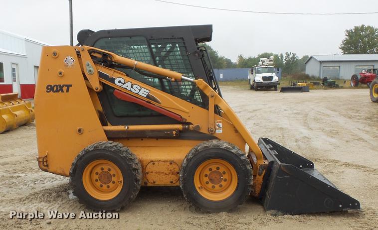 image for item FT9917 2003 Case 90XT skid steer