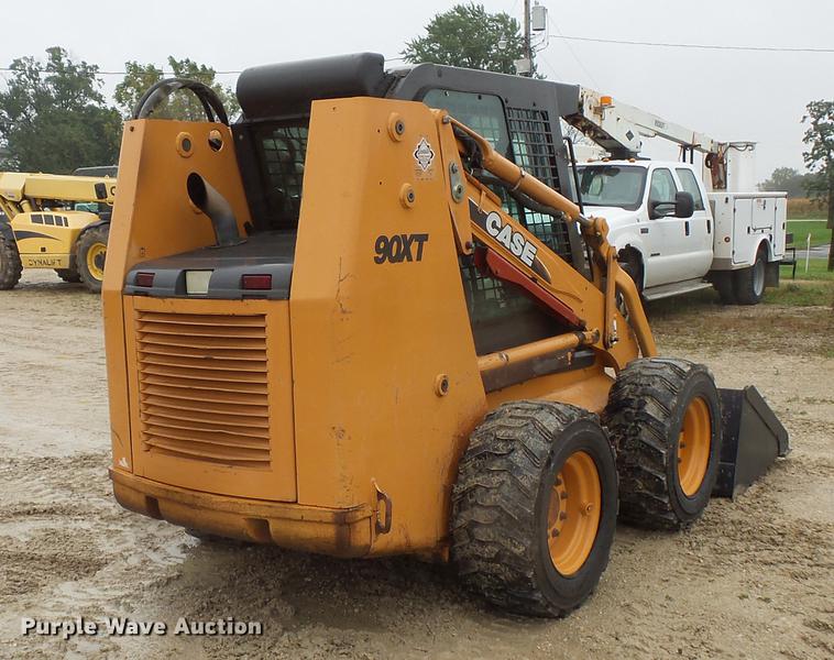 image for item FT9917 2003 Case 90XT skid steer