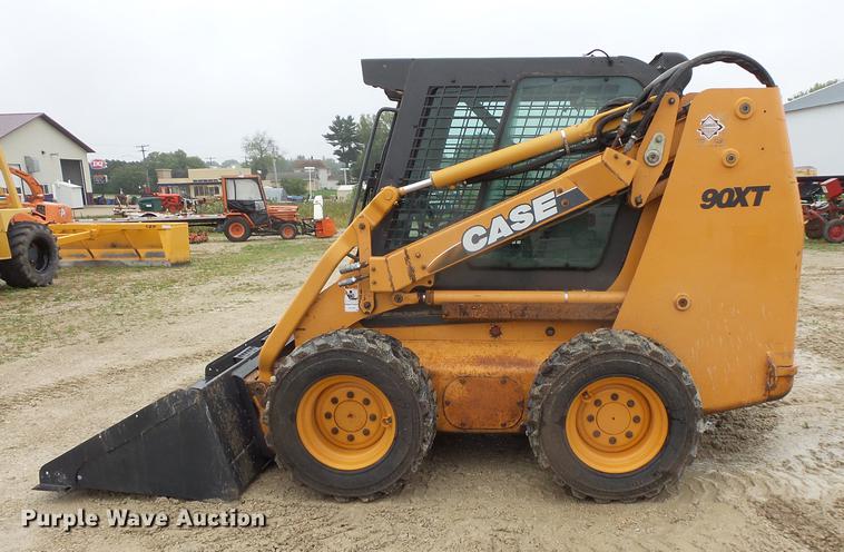 image for item FT9917 2003 Case 90XT skid steer