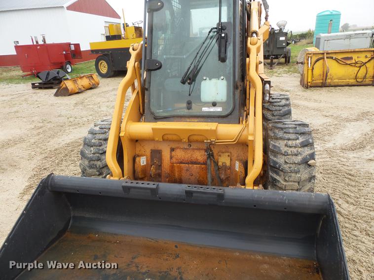 image for item FT9917 2003 Case 90XT skid steer