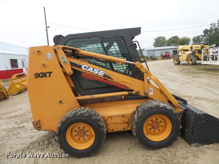 image for item FT9917 2003 Case 90XT skid steer