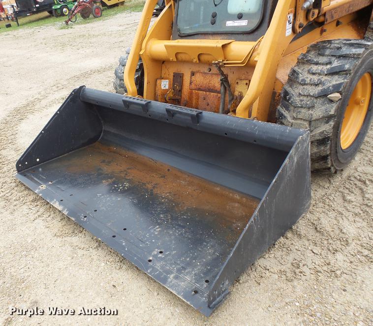 image for item FT9917 2003 Case 90XT skid steer