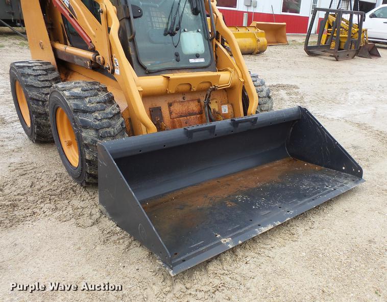 image for item FT9917 2003 Case 90XT skid steer