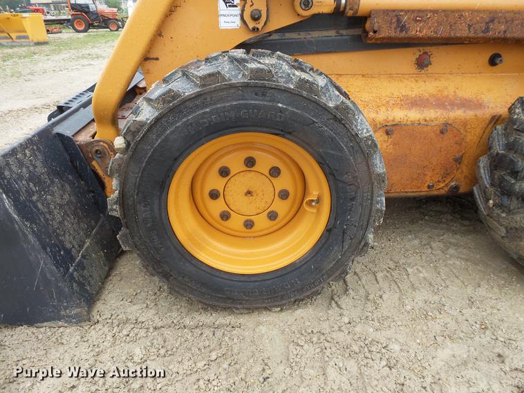 image for item FT9917 2003 Case 90XT skid steer