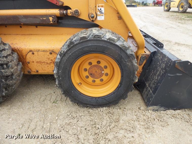 image for item FT9917 2003 Case 90XT skid steer