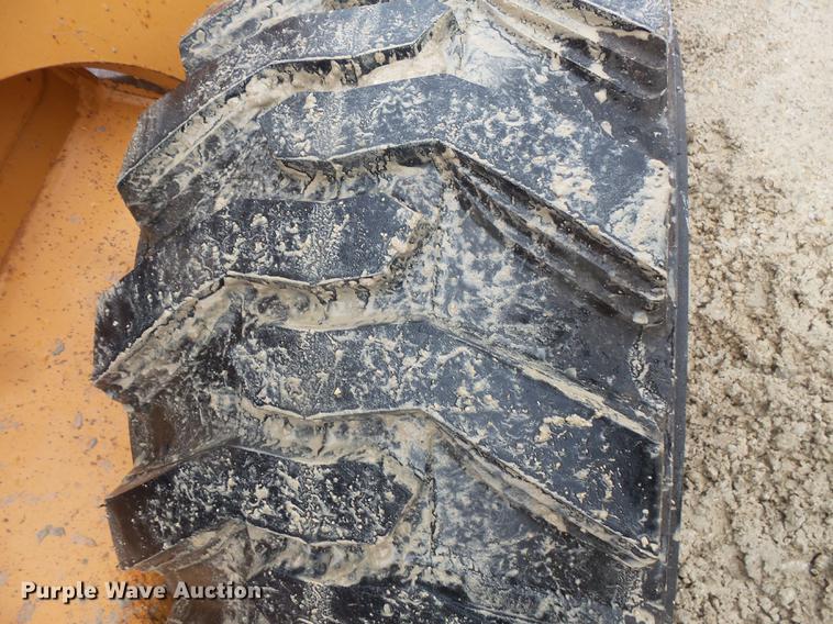 image for item FT9917 2003 Case 90XT skid steer