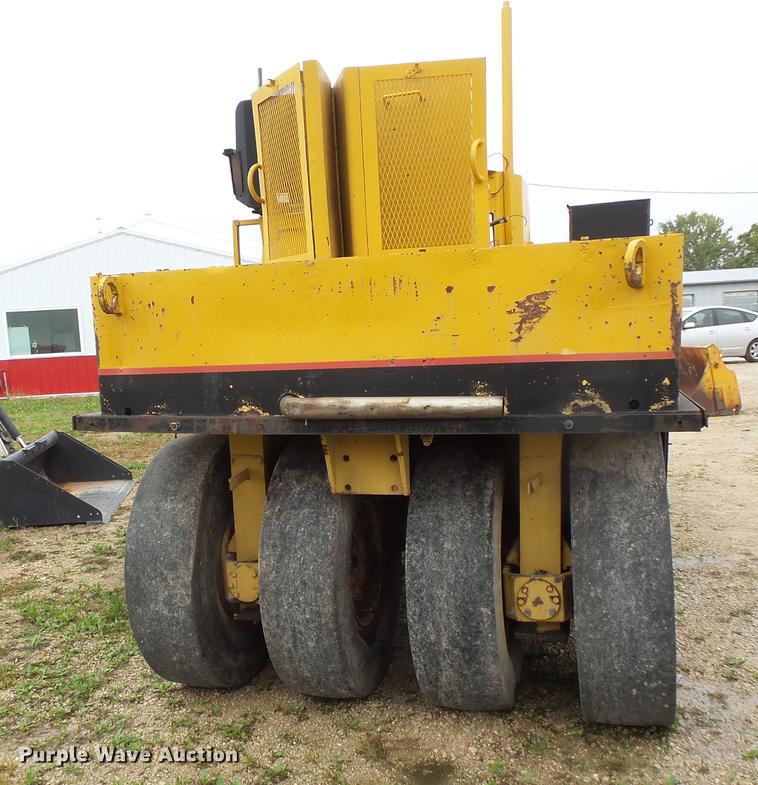 image for item FT9926 Clark RW-140 pneumatic roller