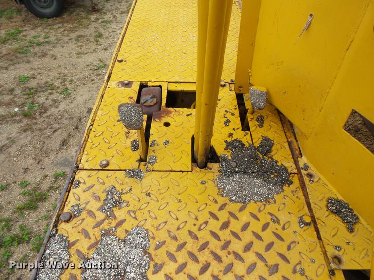 image for item FT9926 Clark RW-140 pneumatic roller