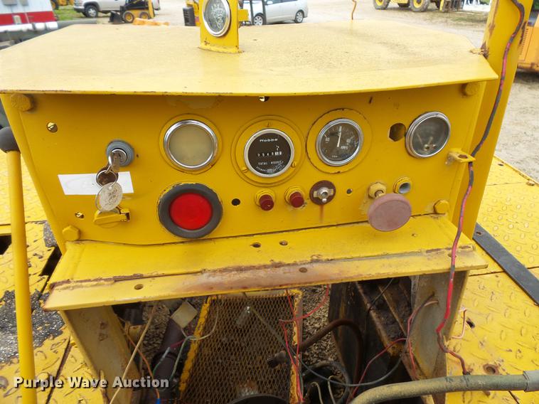 image for item FT9926 Clark RW-140 pneumatic roller