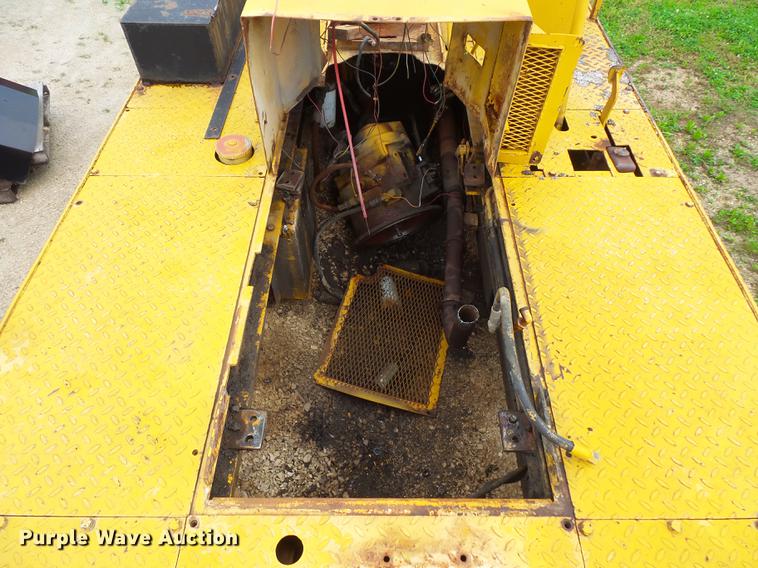 image for item FT9926 Clark RW-140 pneumatic roller