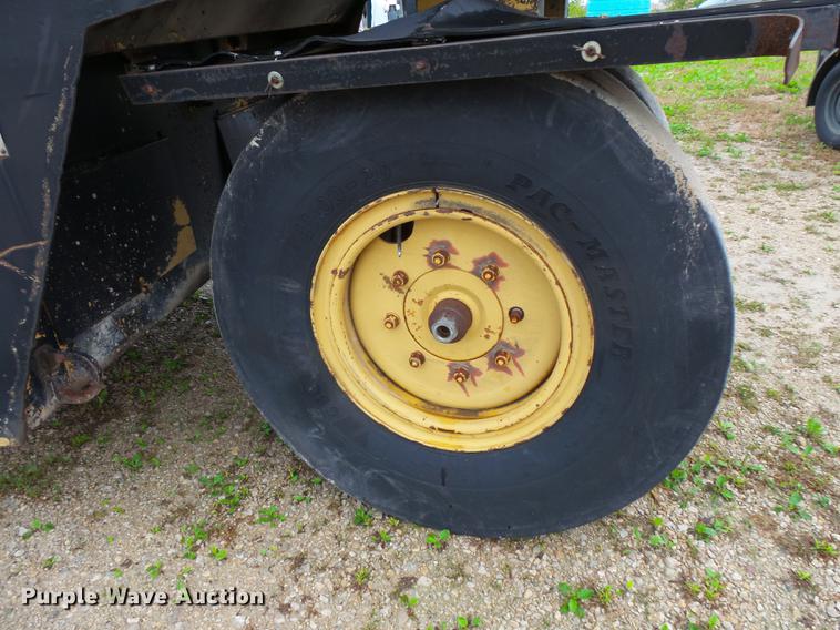 image for item FT9926 Clark RW-140 pneumatic roller