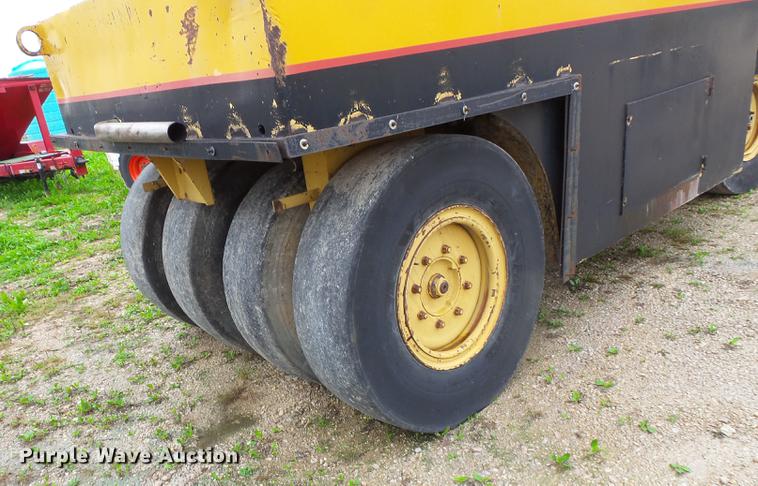 image for item FT9926 Clark RW-140 pneumatic roller