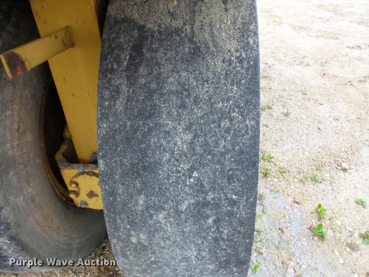 image for item FT9926 Clark RW-140 pneumatic roller