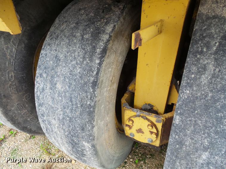 image for item FT9926 Clark RW-140 pneumatic roller