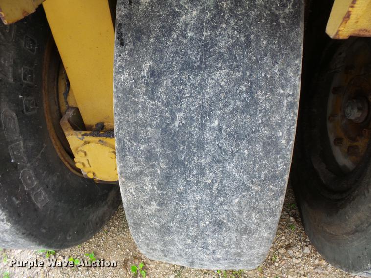 image for item FT9926 Clark RW-140 pneumatic roller