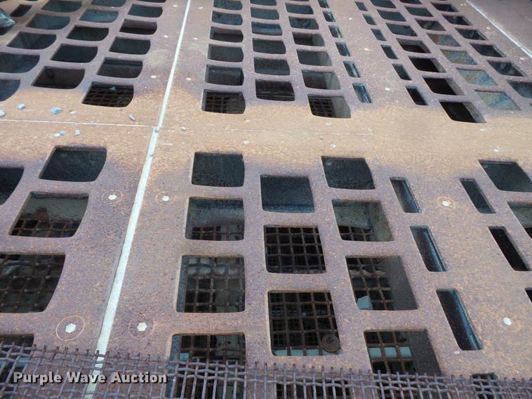 image for item FT9928 1998 Svedala Ripl-Flo vibratory screen