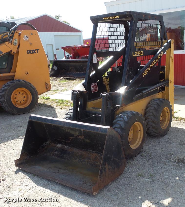 image for item FT9948 1984 New Holland L250 skid steer