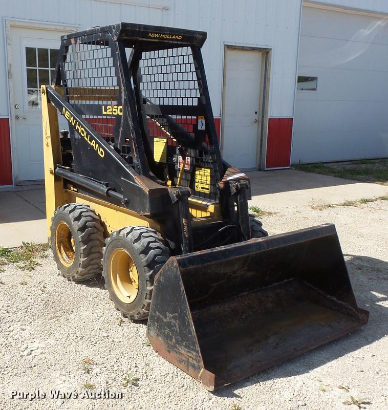 image for item FT9948 1984 New Holland L250 skid steer