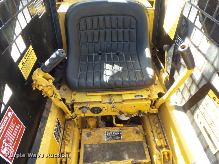 image for item FT9948 1984 New Holland L250 skid steer