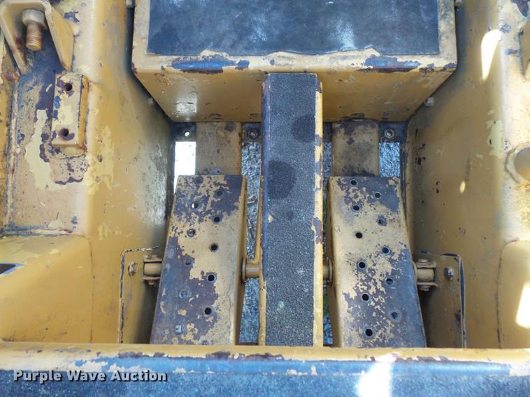 image for item FT9948 1984 New Holland L250 skid steer