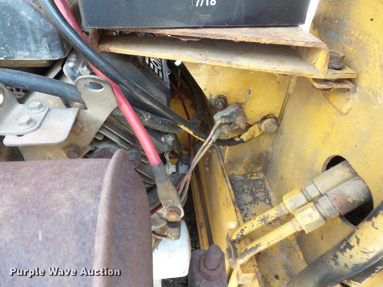 image for item FT9948 1984 New Holland L250 skid steer