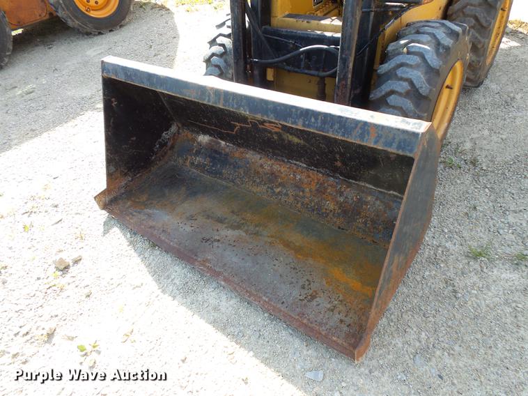 image for item FT9948 1984 New Holland L250 skid steer