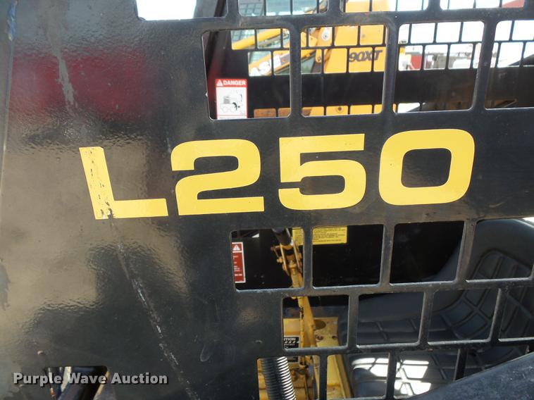 image for item FT9948 1984 New Holland L250 skid steer