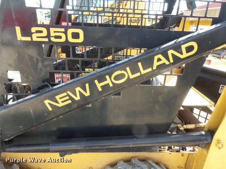 image for item FT9948 1984 New Holland L250 skid steer
