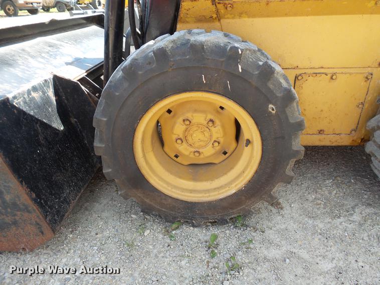 image for item FT9948 1984 New Holland L250 skid steer