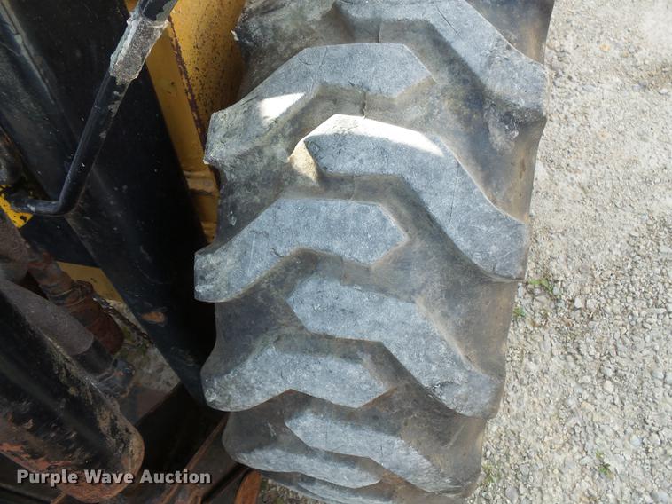 image for item FT9948 1984 New Holland L250 skid steer