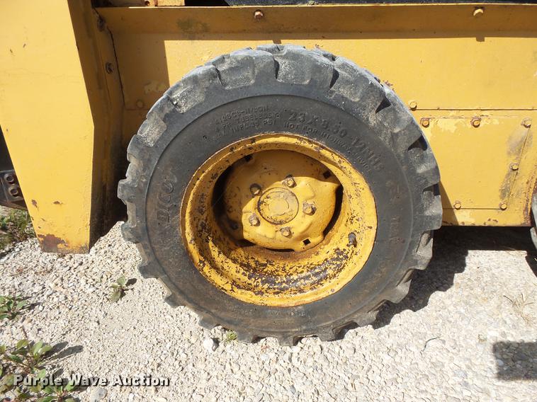 image for item FT9948 1984 New Holland L250 skid steer